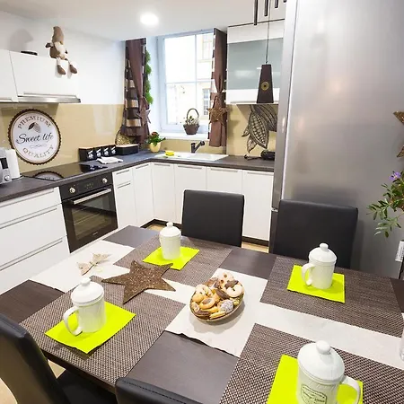 Sweet Getaway - & Parking Apartment *
